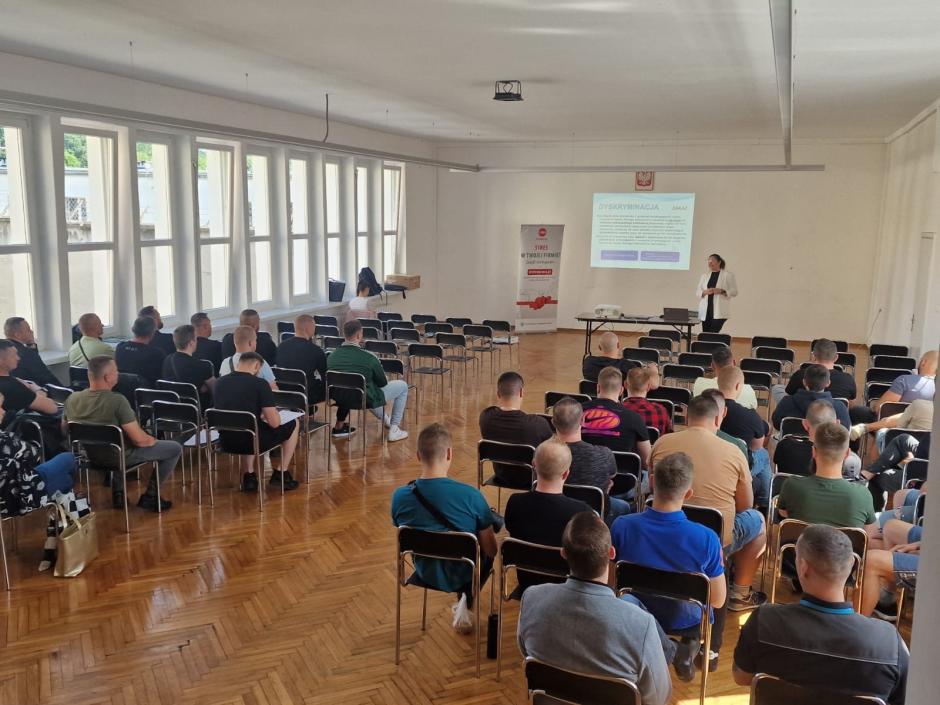 Stres, mobbing, dyskryminacja - destrukcyjne zjawiska w środowisku pracy